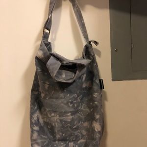 Baggu Duck Bag in blue/grey tie dye